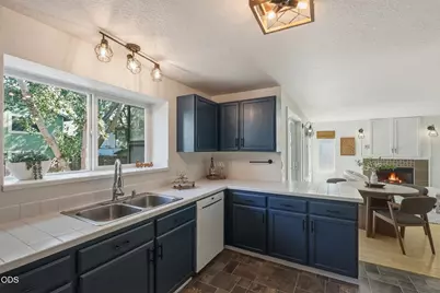 3044 NE Lansing Court, Bend, OR 97701 - Photo 7