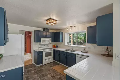 3044 NE Lansing Court, Bend, OR 97701 - Photo 7
