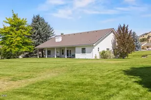 9456 Greenbrier Dr, Klamath Falls, OR 97603 - Photo 51