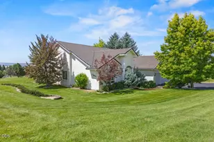 9456 Greenbrier Dr, Klamath Falls, OR 97603 - Photo 5