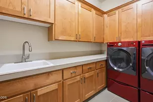 1975 NW Harriman St, Bend, OR 97703 - Photo 37