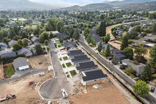 2235 Piazza Dr, Medford, OR 97501 - Photo 33