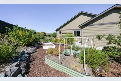 2555 SW 43rd Place, Redmond, OR 97756 - Photo 37