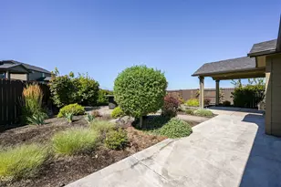 2555 SW 43rd Pl, Redmond, OR 97756 - Photo 39