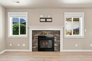 2555 SW 43rd Pl, Redmond, OR 97756 - Photo 15