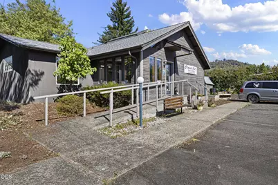 92 NW Glenhart Avenue, Winston, OR 97496 - Photo 7