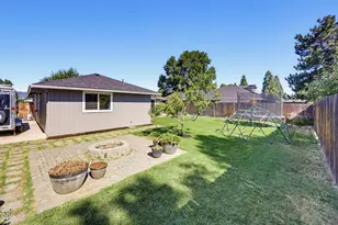 2558 Alma Dr, Medford, OR 97504 - Photo 41