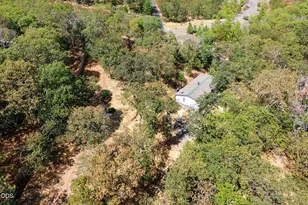 887 Three Pines Rd, Grants Pass, OR 97526 - Photo 33