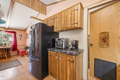 887 Three Pines Road, Grants Pass, OR 97526 - Photo 9