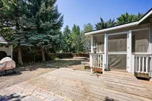 1622 NW Spruce Ave, Redmond, OR 97756 - Photo 33