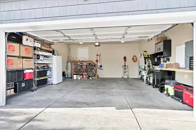928 Stonewater Drive, Eagle Point, OR 97524 - Photo 23