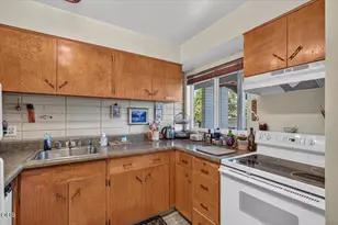 737 Stevens St, Medford, OR 97504 - Photo 5
