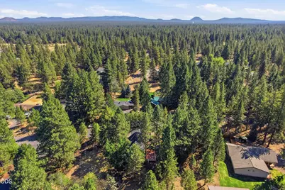 19684 Nugget Avenue, Bend, OR 97702 - Photo 35