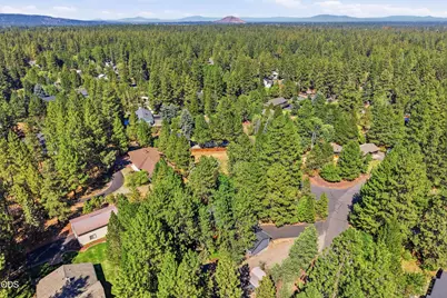 19684 Nugget Avenue, Bend, OR 97702 - Photo 39