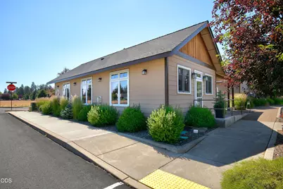 780 W View Loop, Sisters, OR 97759 - Photo 19