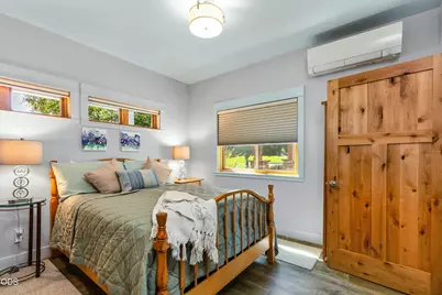 780 W View Loop, Sisters, OR 97759 - Photo 15