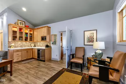 780 W View Loop, Sisters, OR 97759 - Photo 7