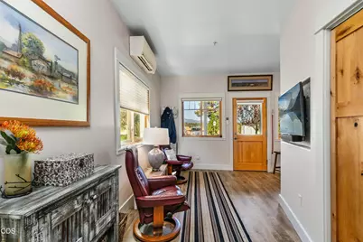 780 W View Loop, Sisters, OR 97759 - Photo 9