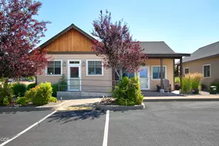 780 W View Loop, Sisters, OR 97759 - Photo 1