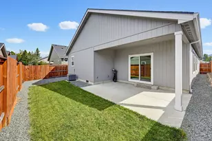 1776 Powhatan Ave, Medford, OR 97501 - Photo 5