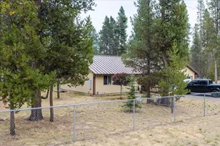 54690 Pinewood Ave, Bend, OR 97707 - Photo 3
