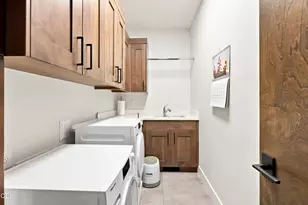 2966 NW Meldrum Ct, Bend, OR 97703 - Photo 31