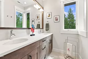 2966 NW Meldrum Ct, Bend, OR 97703 - Photo 35