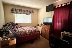 411 SE L St, Grants Pass, OR 97526 - Photo 9