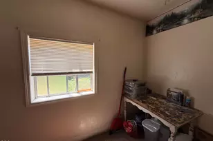 411 SE L St, Grants Pass, OR 97526 - Photo 11