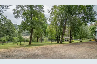 5605 Foothill Boulevard, Rogue River, OR 97537 - Photo 3
