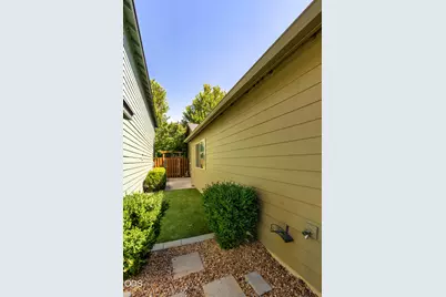417 NW 27th Street, Redmond, OR 97756 - Photo 33