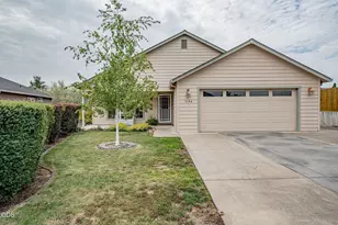 1144 Highlands Dr, Eagle Point, OR 97524 - Photo 1