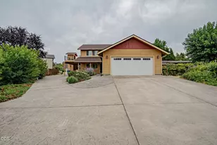 2617 SW Florer Dr, Grants Pass, OR 97527 - Photo 1
