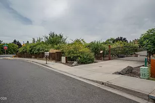 2617 SW Florer Dr, Grants Pass, OR 97527 - Photo 41