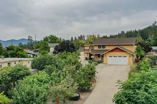 2617 SW Florer Dr, Grants Pass, OR 97527 - Photo 45