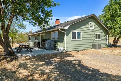 728 W Valley View, Ashland, OR 97520 - Photo 9