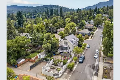 533 Fairview Street, Ashland, OR 97520 - Photo 5