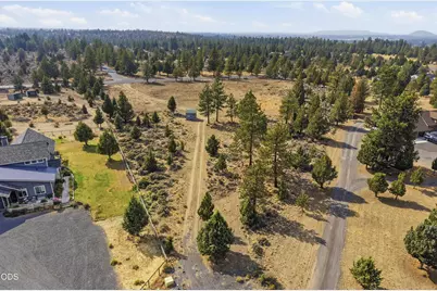 22018 Quebec Court, Bend, OR 97702 - Photo 7