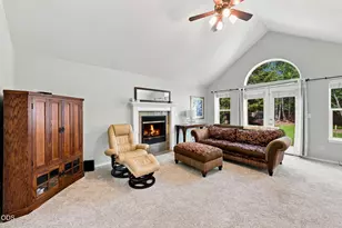 2067 NW Poplar Pl, Redmond, OR 97756 - Photo 3