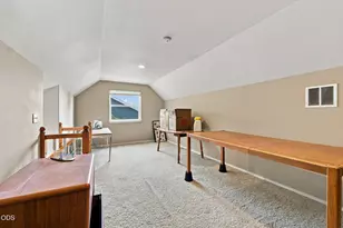 2067 NW Poplar Pl, Redmond, OR 97756 - Photo 29