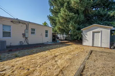 416 W Stewart Avenue, Medford, OR 97501 - Photo 21