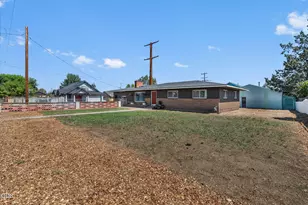 1516 SW 23rd St, Redmond, OR 97756 - Photo 23