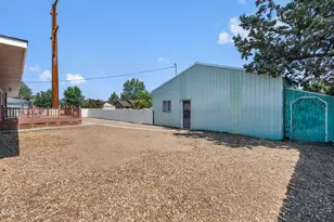 1516 SW 23rd St, Redmond, OR 97756 - Photo 17