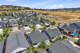 1754 Dragon Tail Pl, Medford, OR 97504 - Photo 39