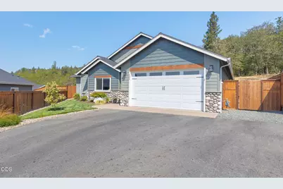 326 SW Kennedy Way, Grants Pass, OR 97526 - Photo 1