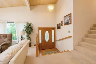 3311 Tresham Ln, Central Point, OR 97502 - Photo 9