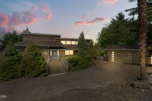 1459 Highcrest Dr, Medford, OR 97504 - Photo 1