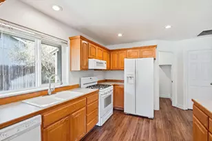 1181 NW Knoxville Blvd, Bend, OR 97703 - Photo 13