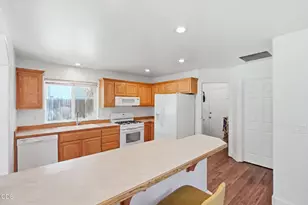 1181 NW Knoxville Blvd, Bend, OR 97703 - Photo 11