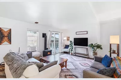 1181 NW Knoxville Boulevard, Bend, OR 97703 - Photo 7